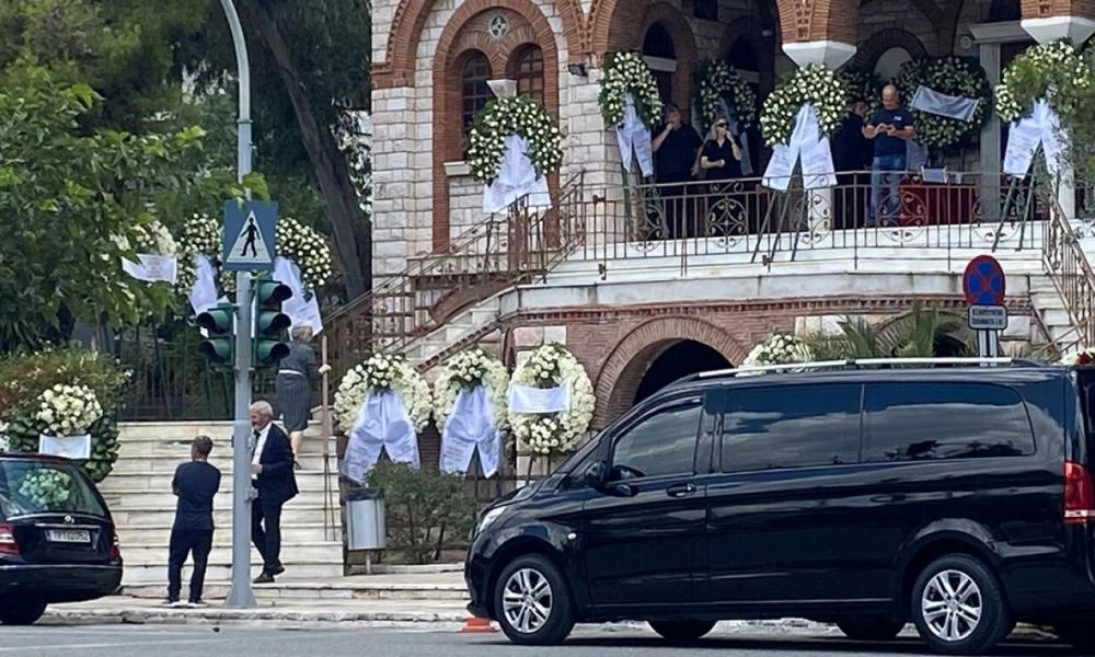 Δολοφονία στο Νέο Ψυχικό: Οδύνη στην κηδεία του 54χρονου Παναγιώτη